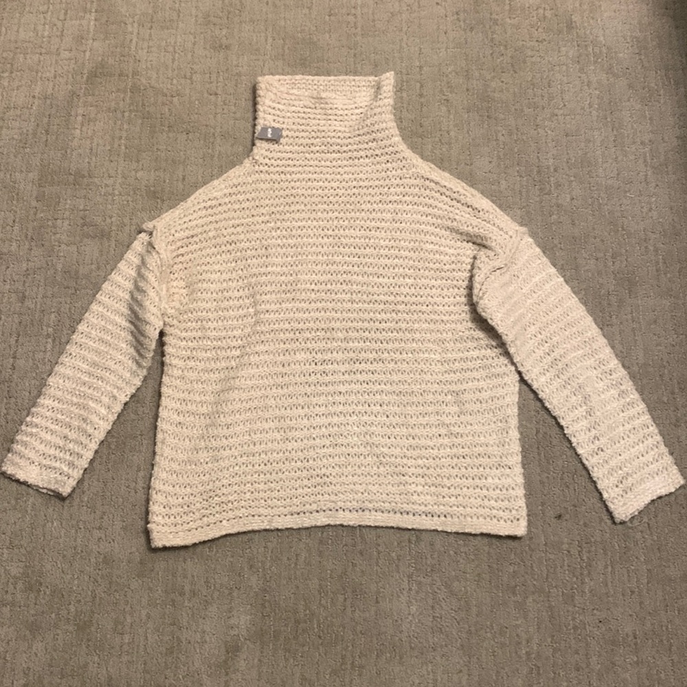 XS Aerie NWT White Knit Turtle Neck Sweater